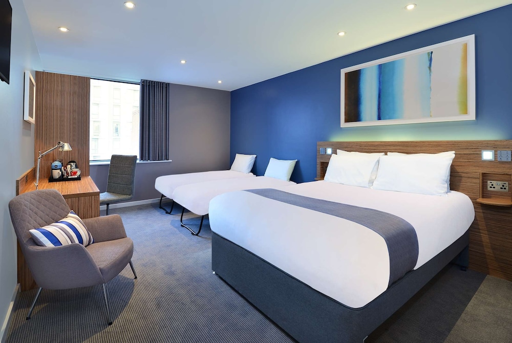 Travelodge Edinburgh Central 10/43