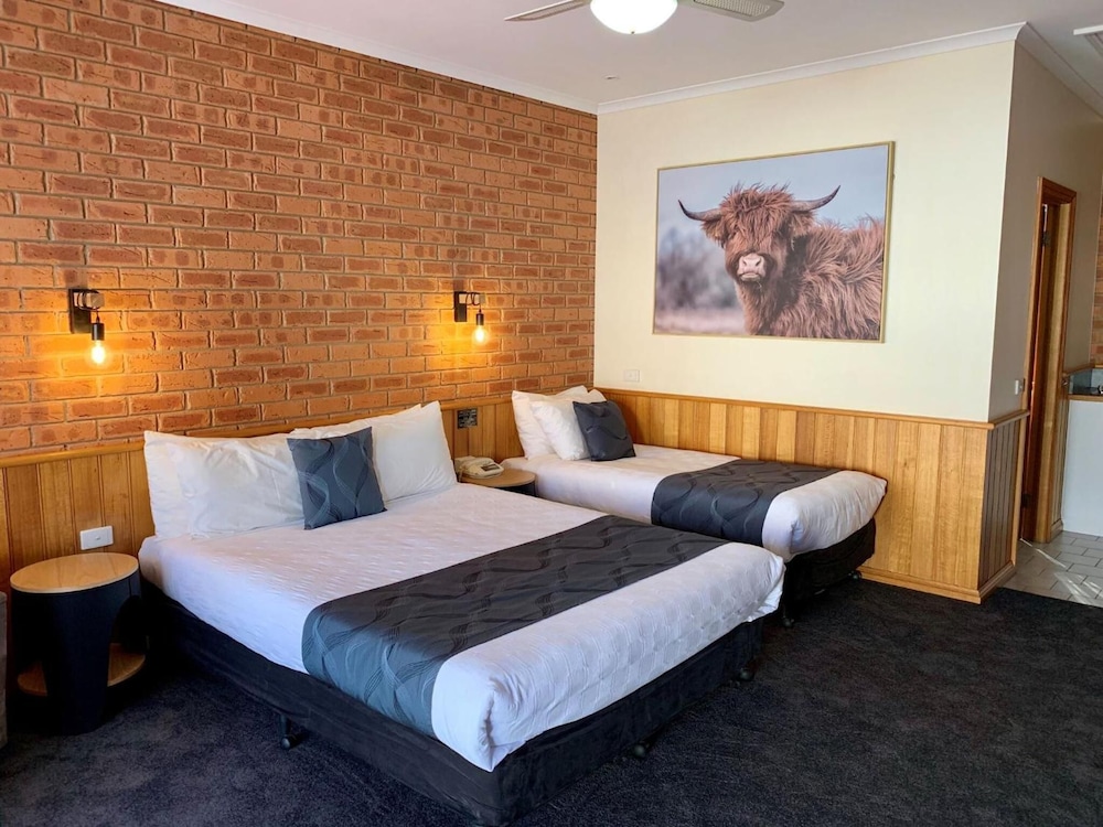 Golden River Motor Inn 9/33
