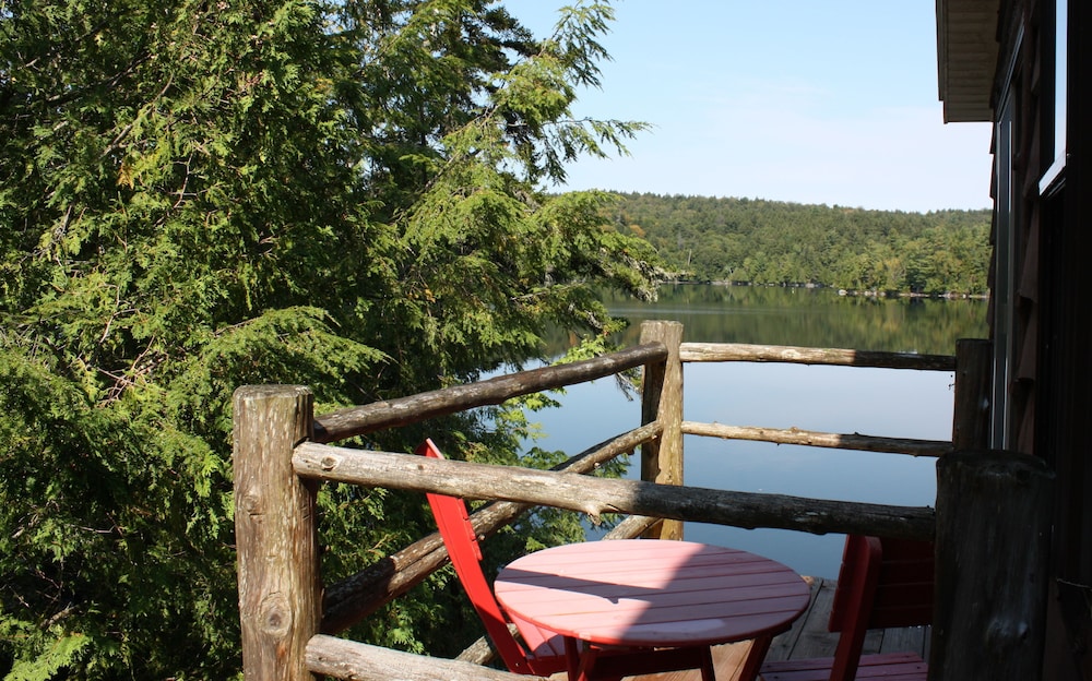 Kiwassa Lake Bed & Breakfast and Cabins 31/50