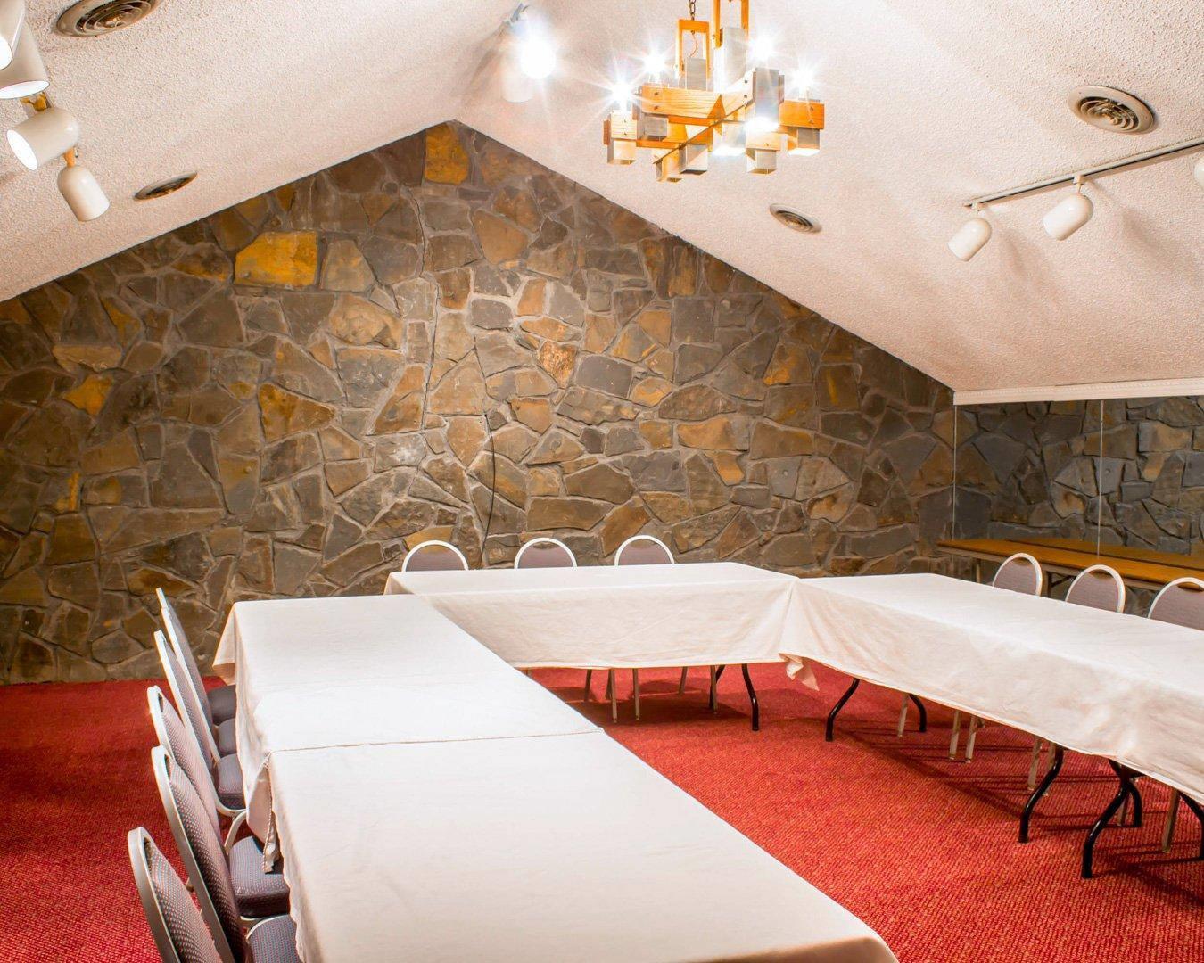 Econo Lodge Inn & Suites Colonie Center Mall 4/12