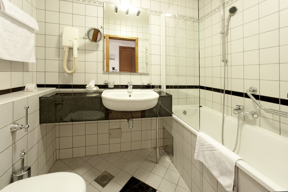 Grand Hotel Bonavia 69/74