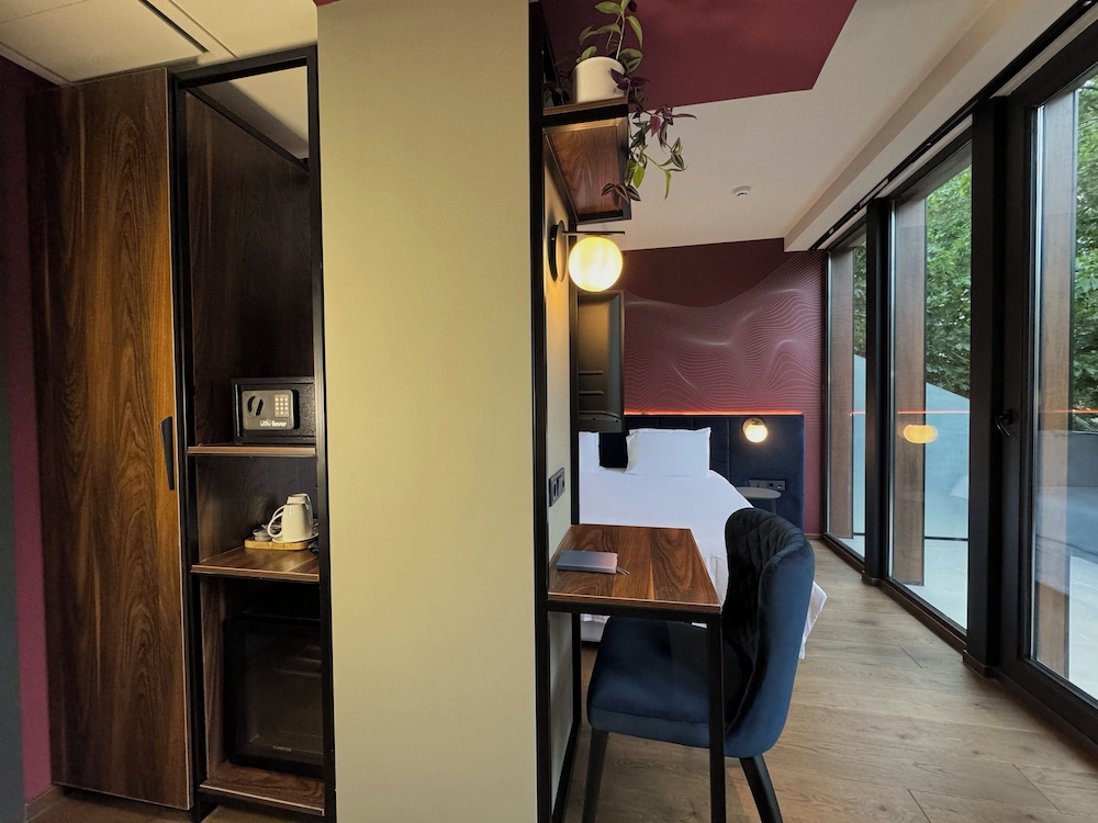 Tbilisi Edition Design Hotel 8/68