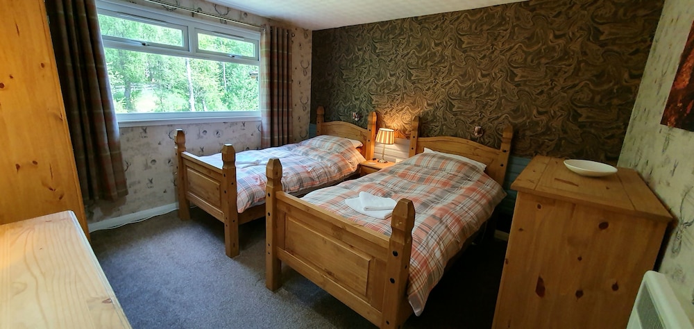 Torcroft Lodges 12/50