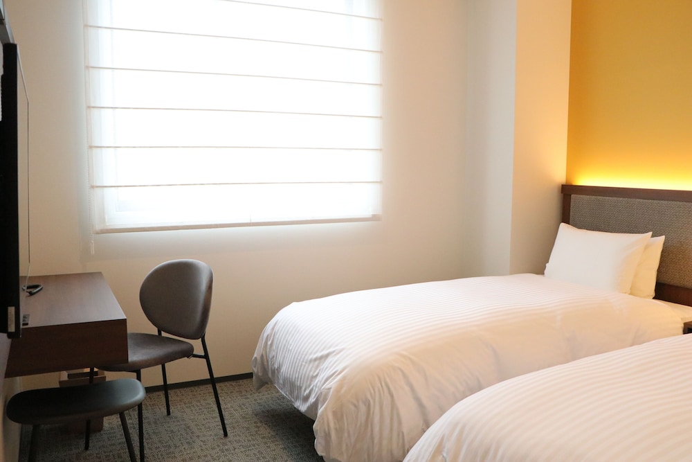 ROOM, TWIN BEDS