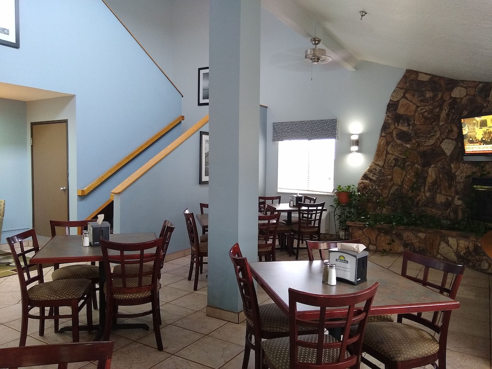 Days Inn by Wyndham Las Vegas NM 26/30