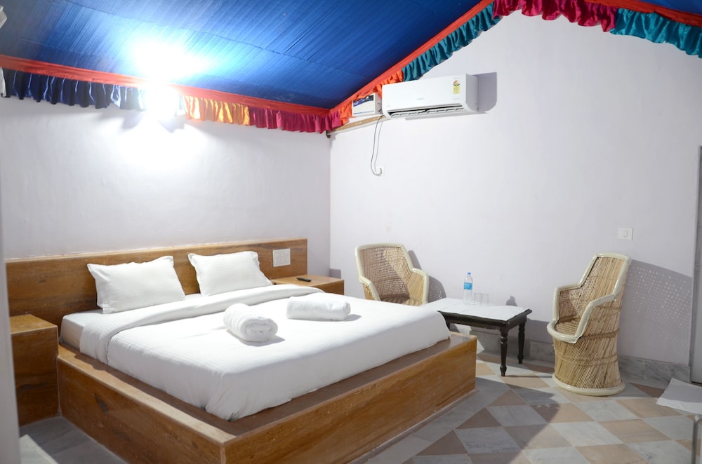 Royal Jaisalmer Resort With Swimmingpool 3/27