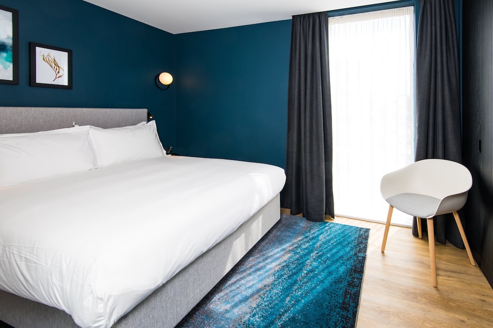STAYBRIDGE SUITES CARDIFF 13/66