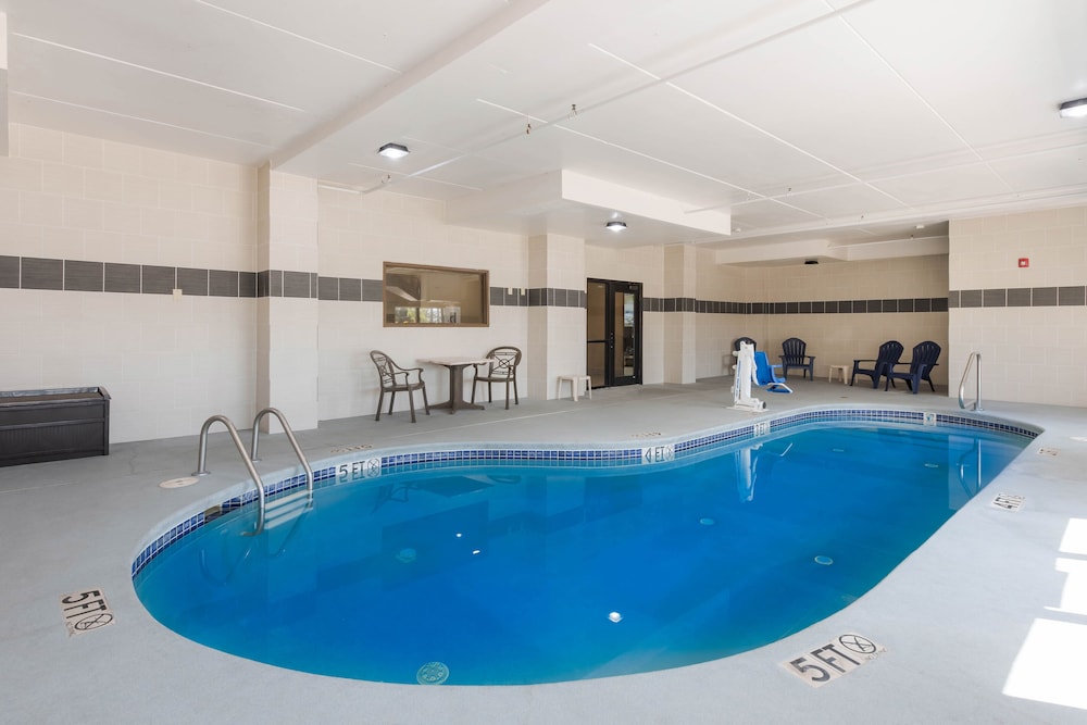 Comfort Inn Grove City - Columbus South 3/23
