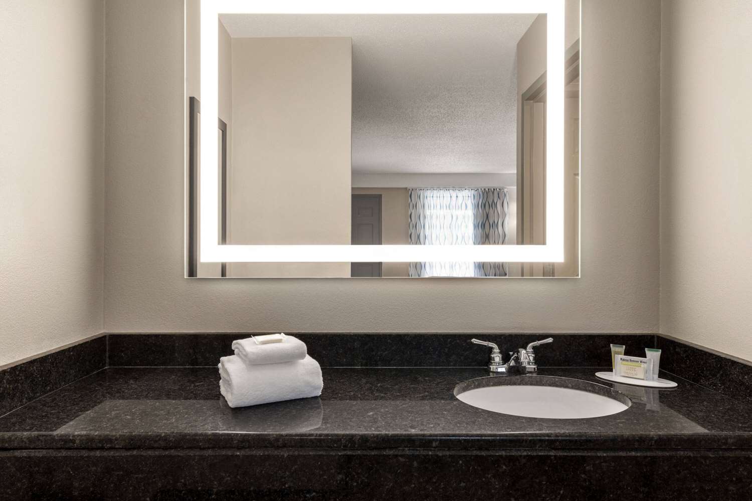 Days Inn by Wyndham Kuttawa/Eddyville 15/16