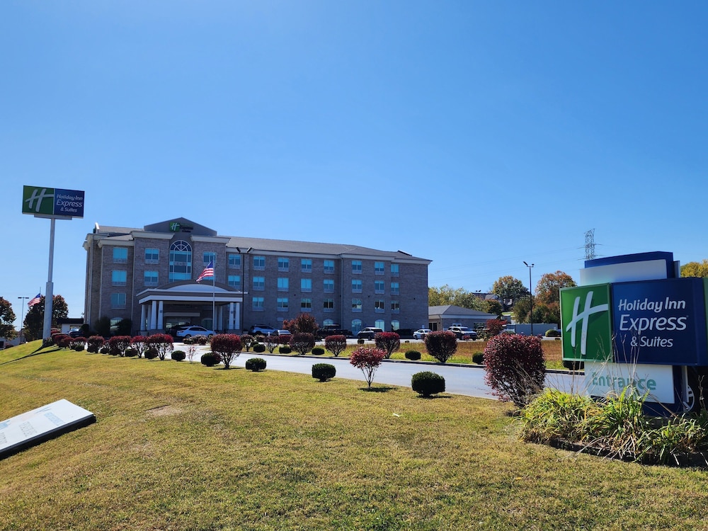 Holiday Inn Express Suites Somerset Central 71/76