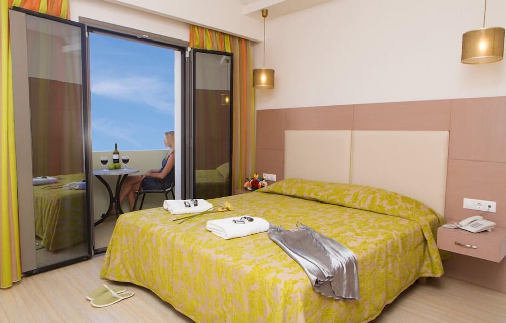 Panormo Beach Hotel 10/32