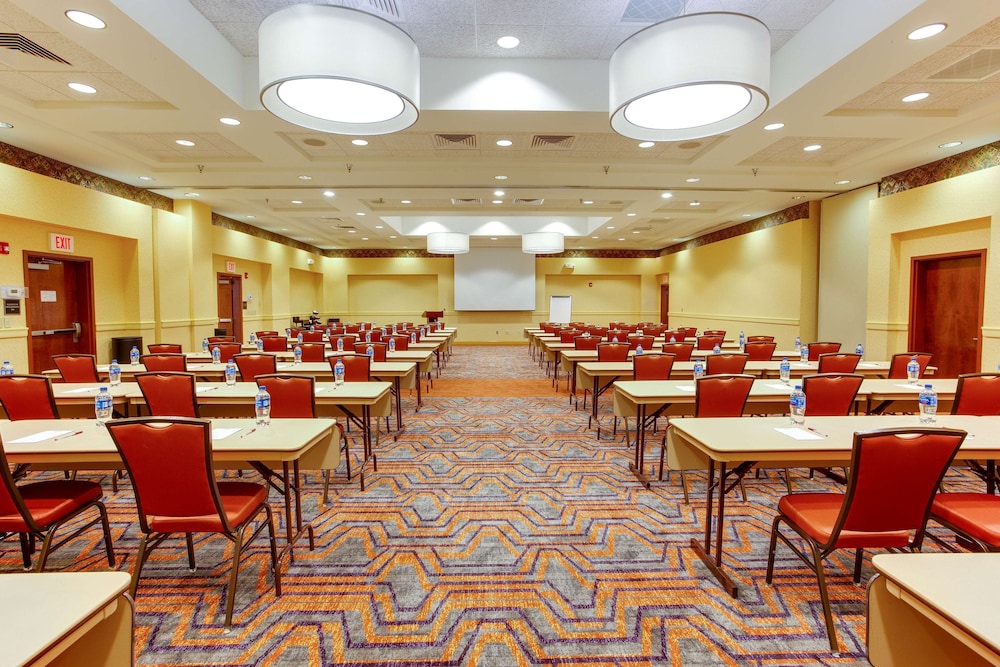 Druri Inn And Suites West Des Moines 41/45