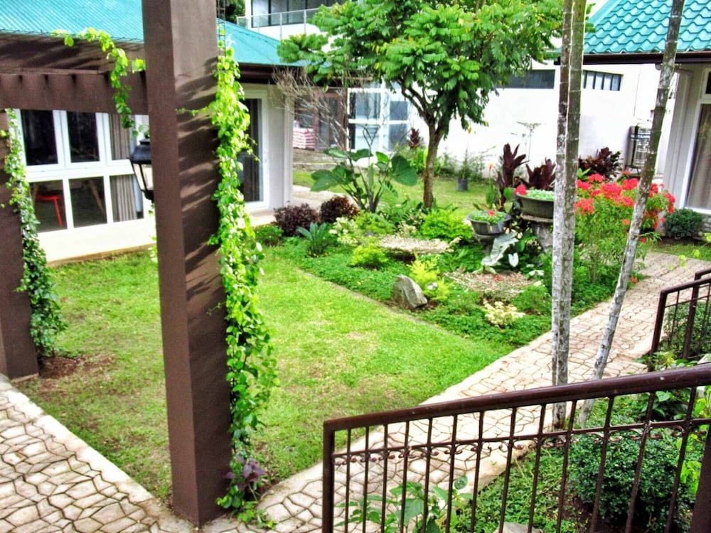 Kimberly Tagaytay Hotel 65/71