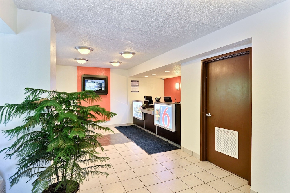 Lobby at Motel6 Nashua, NH - South, NASHUA - NH