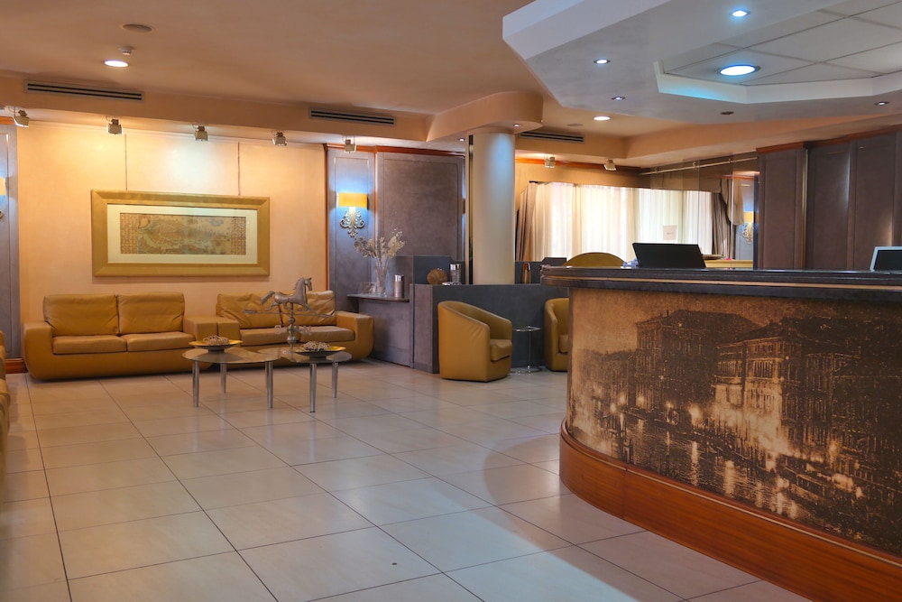 Hotel Mondial 18/28