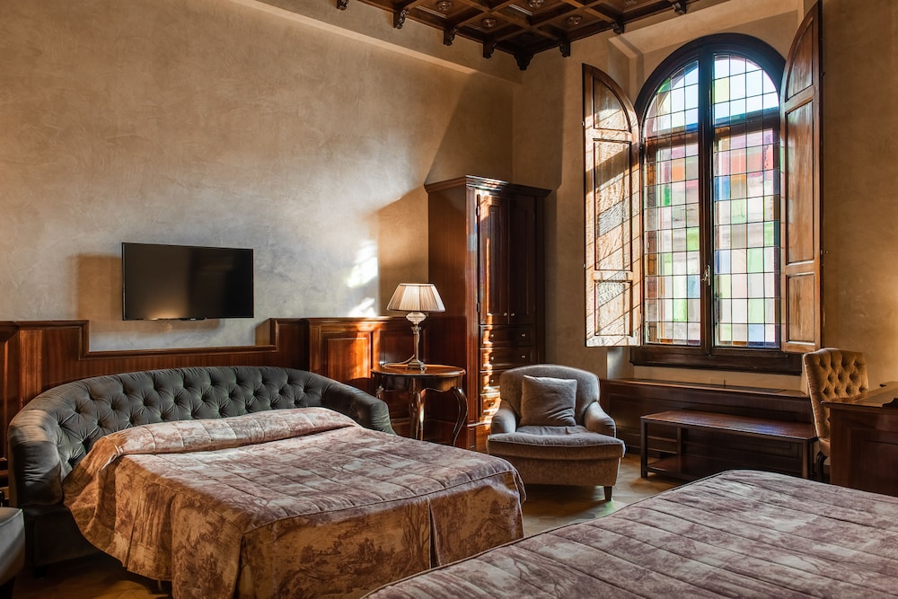 Grand Baglioni Hotel 27/77
