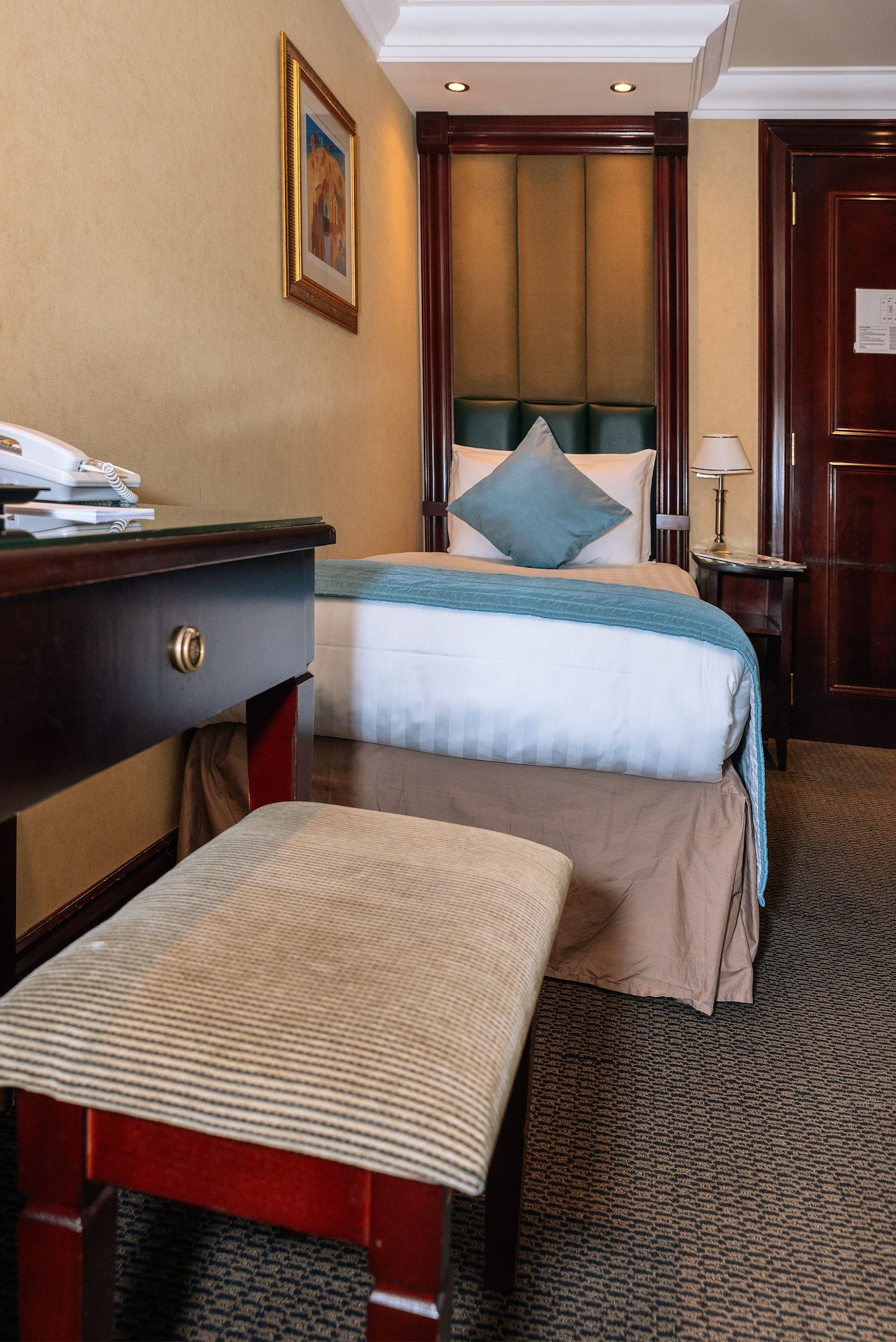 DELUXE, SINGLE, SINGLE BED