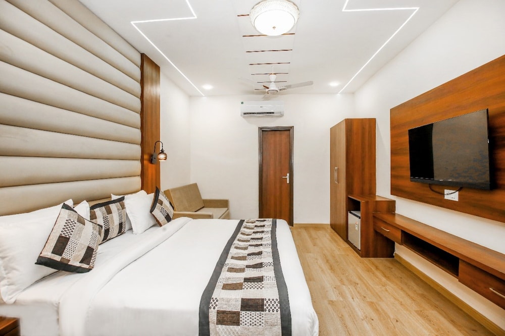 Hotel Karan Residency 23/50