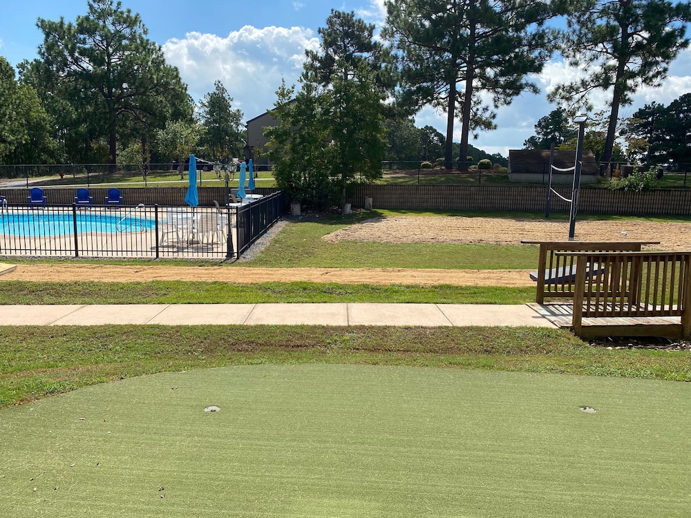 Carolina Pine Inn 27/32