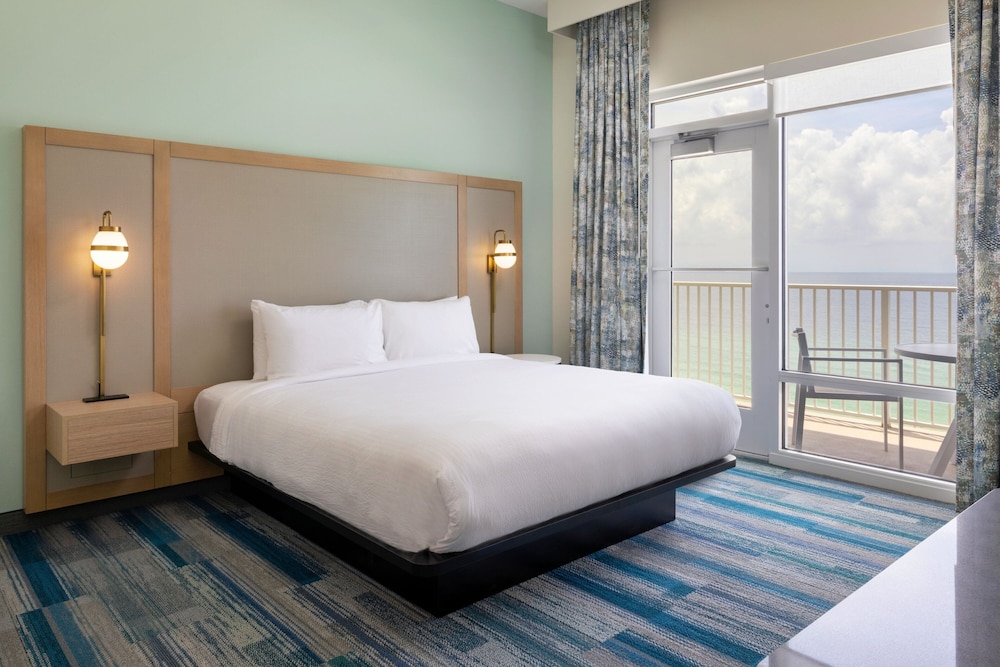 1 Bedroom, Suite, King Bed, Bunk Bed, Beach View, Sofa, Balcony