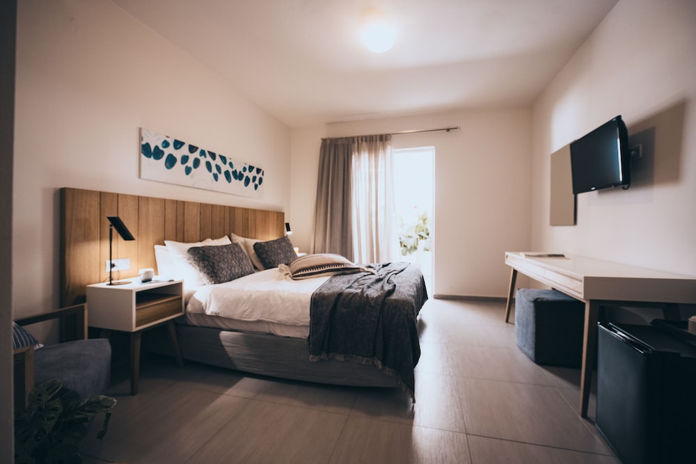 More Meni Residence and Suites 18/50