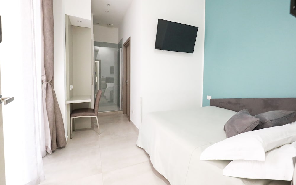 Toledo 16 Luxury Suites 16/24
