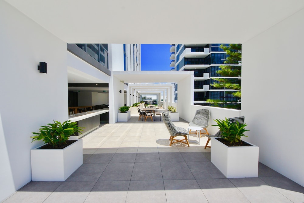 Qube Broadbeach 6/50