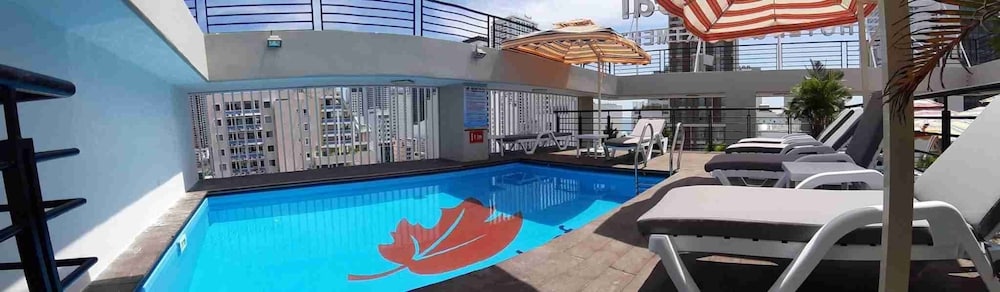 Maple Leaf Hotel & Apartment 51/75