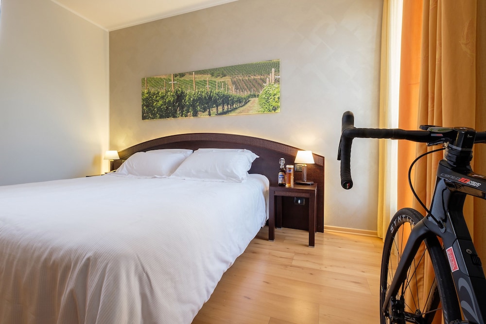 غرفة كلاسيكية بسريرين منفصلين، Hotel San Giacomo Sport & Relax 2/6