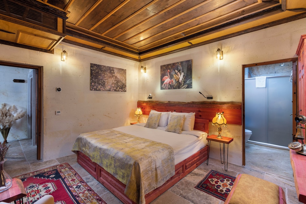 Acer Cave Hotel 23/67