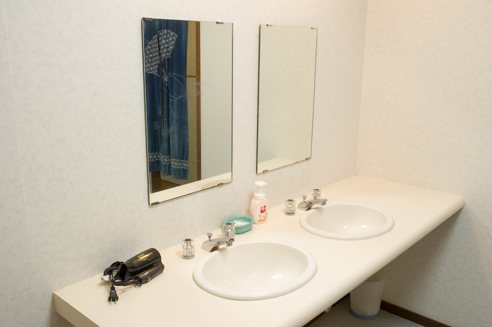 Room, Twin Beds, Shared Bathroom, A-yard Guesthouse 3/6