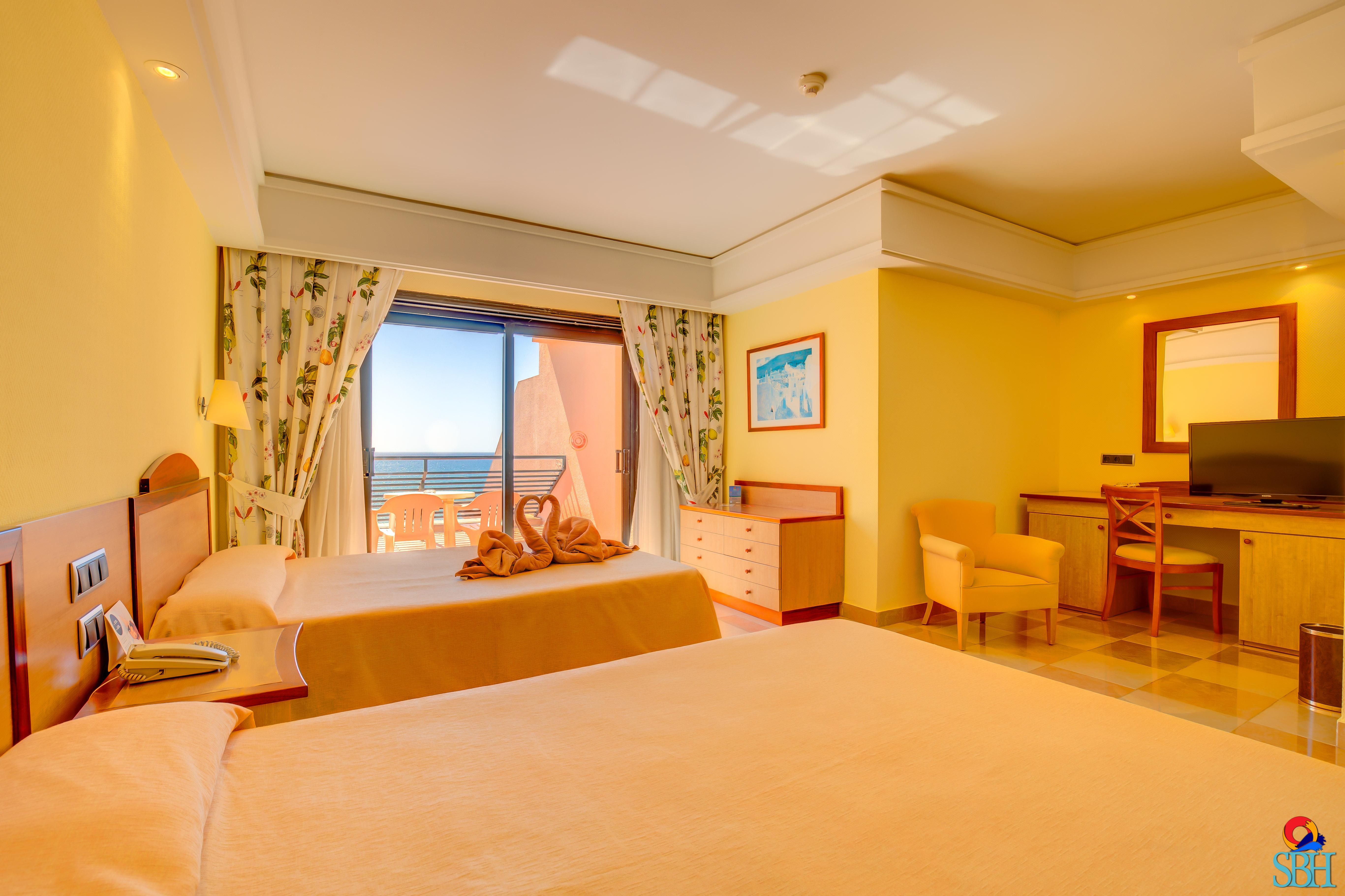 Standard, Double Bed, Side Sea View, Balcony or Terrace