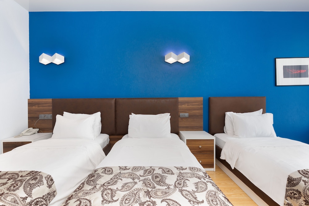 غرفة ثلاثية، Iveria Inn Tbilisi 9/10