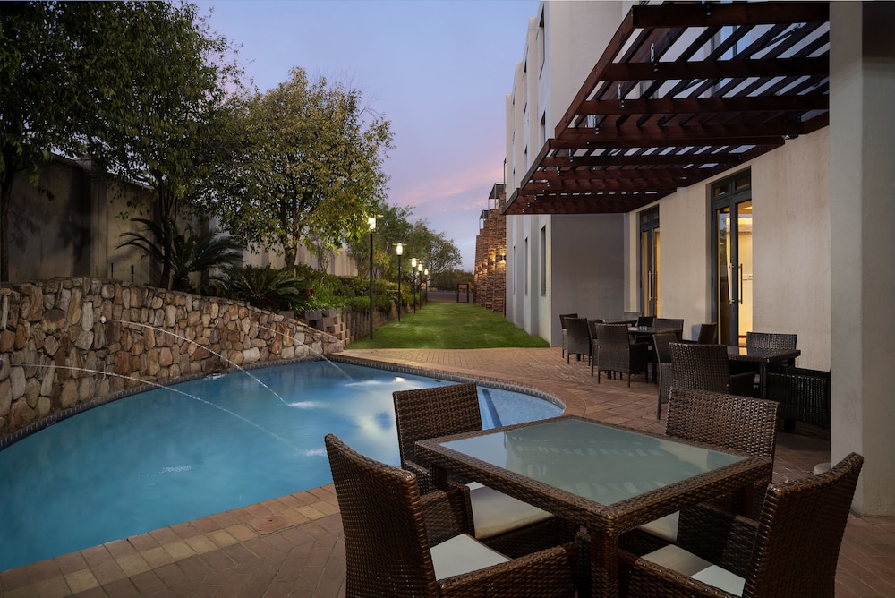 PREMIER HOTEL MIDRAND 65/67