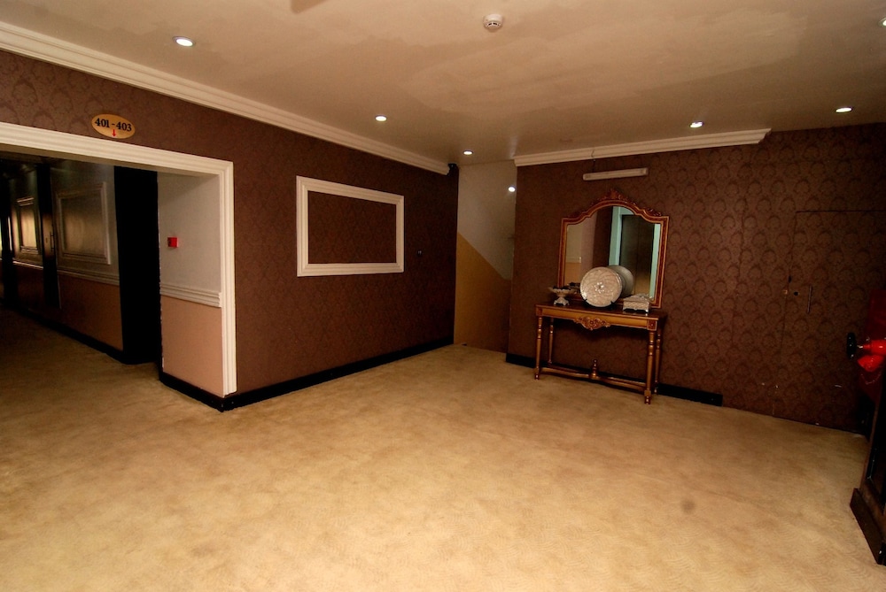Stonehedge Hotel 5/50
