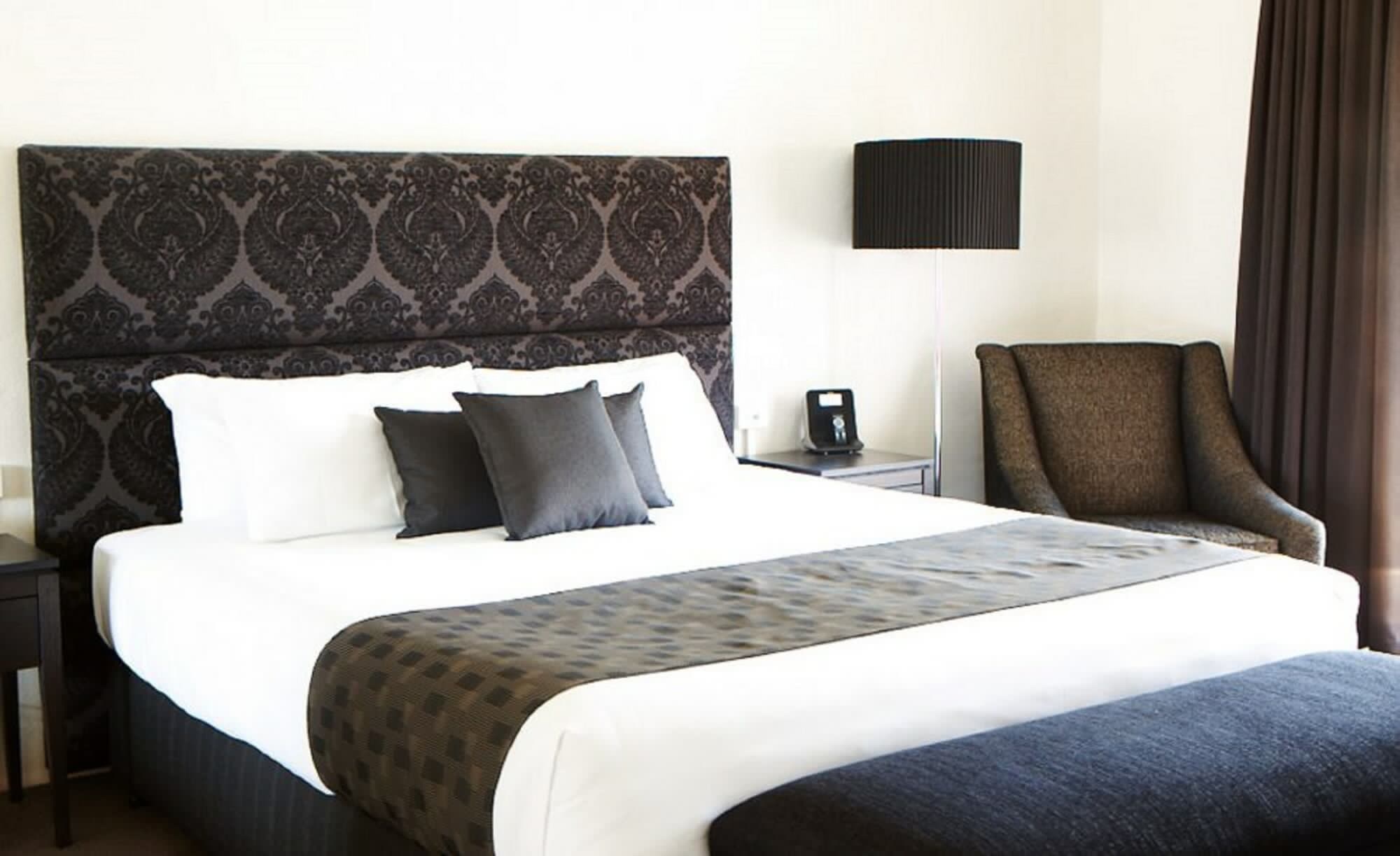 Spa, Suite, King Bed