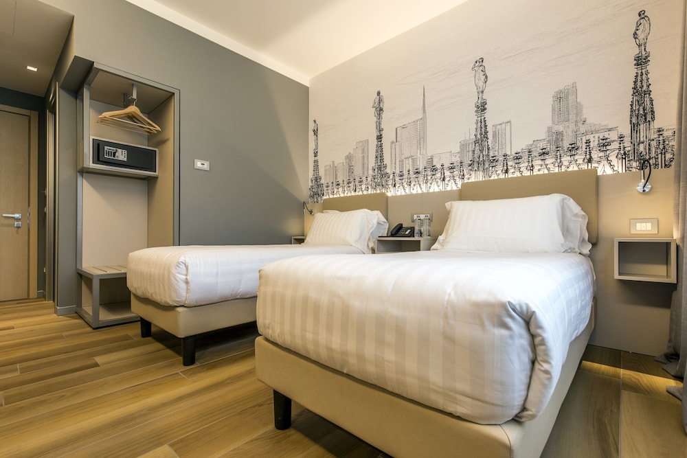 43 Station Hotel 30/61