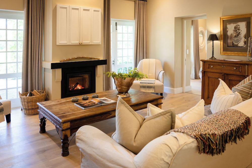 The Owners Cottage / La Provencale 33/50