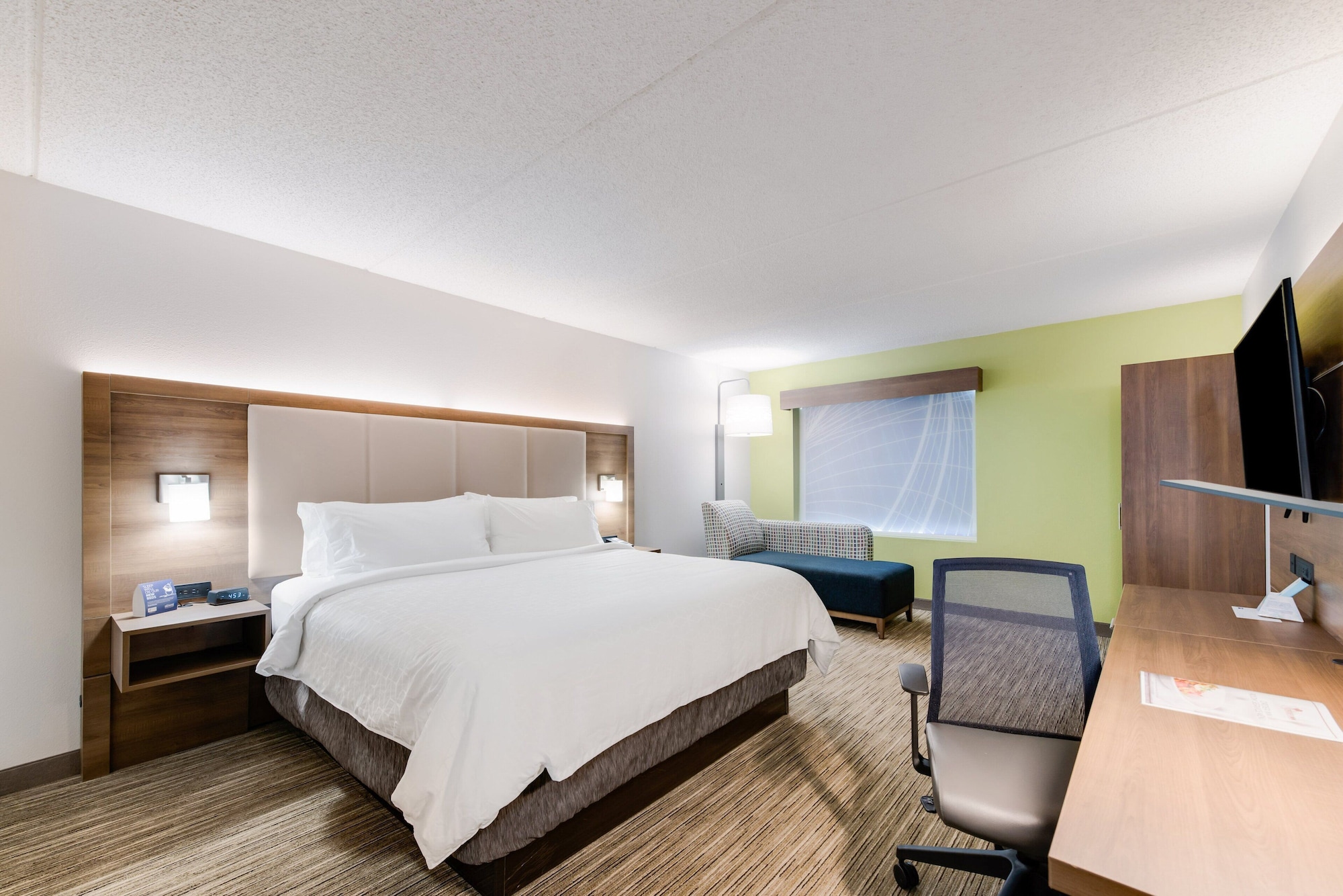 Standard, Double Bed, Holiday Inn Express Naperville 5/8
