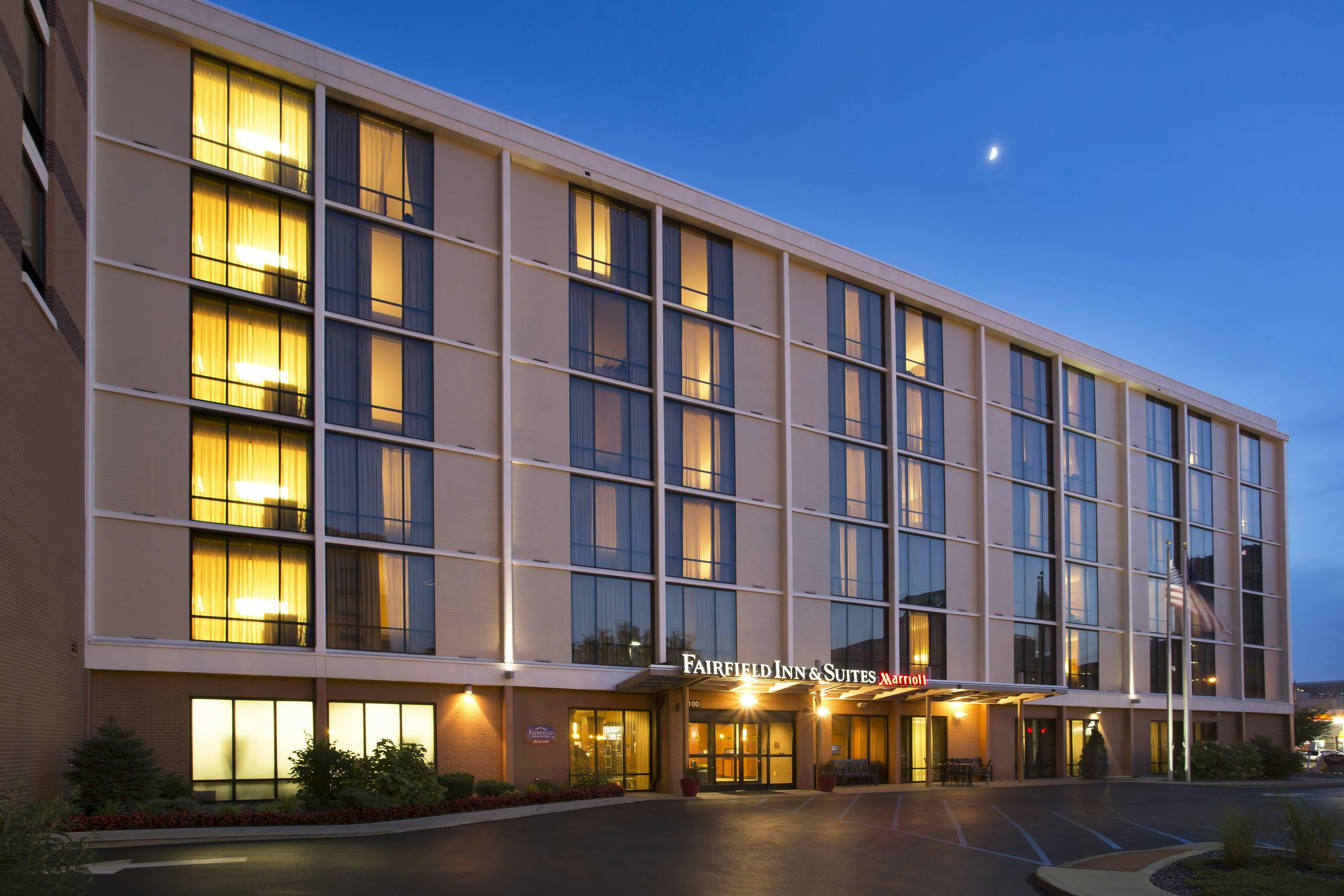 Fairfield Inn Suites Louisville Downtown 1/13