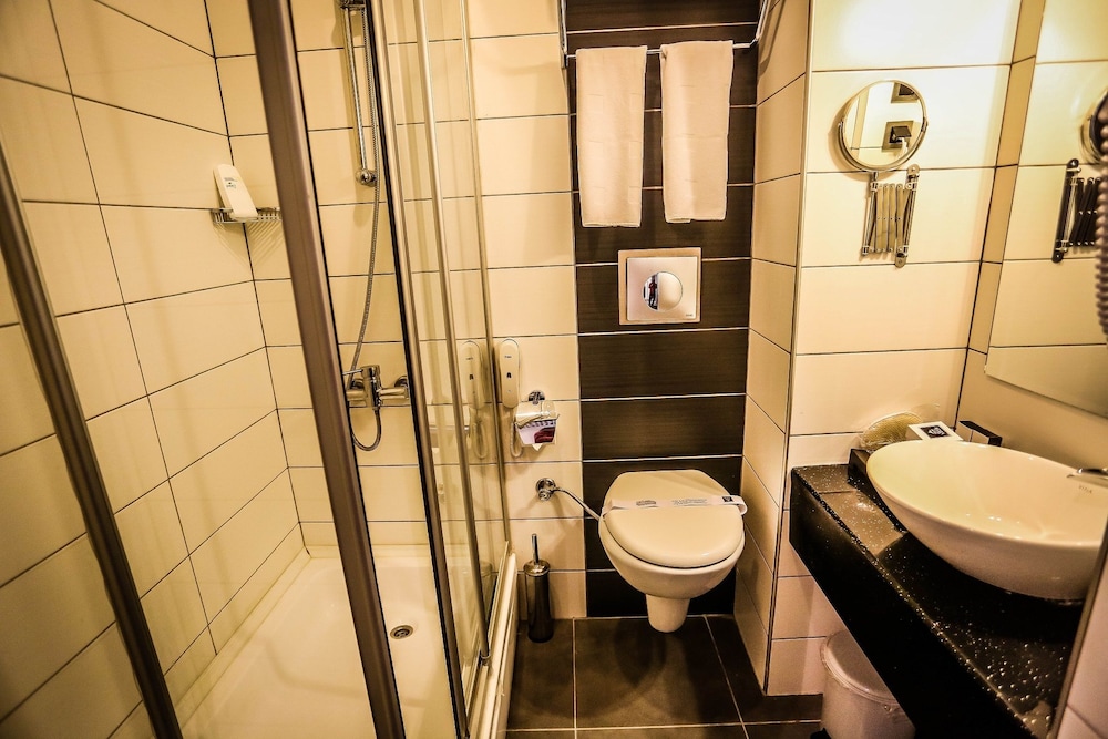 Koza Suite Hotel 66/70