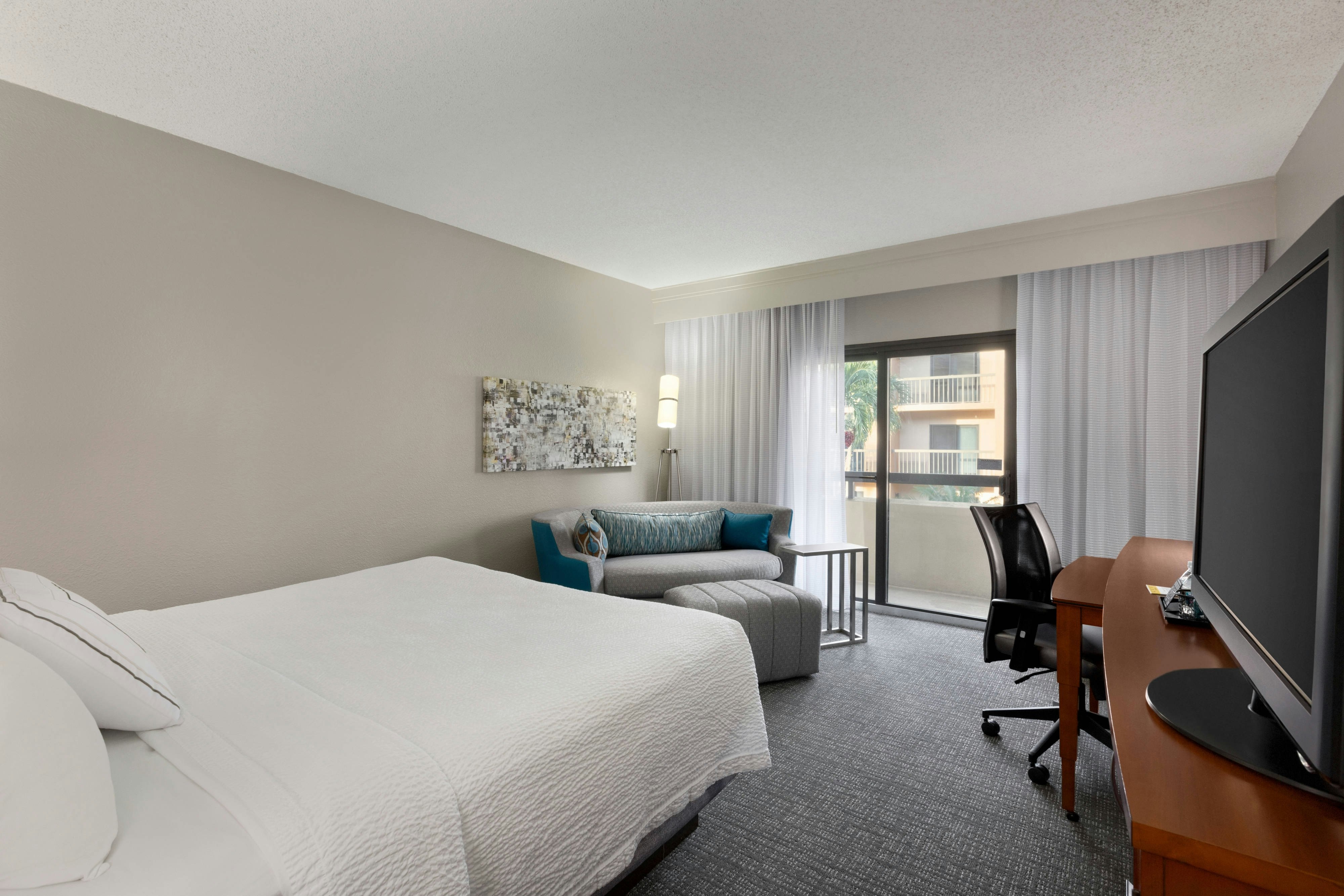 Courtyard by Marriott Fort Myers Cape Coral 6/23