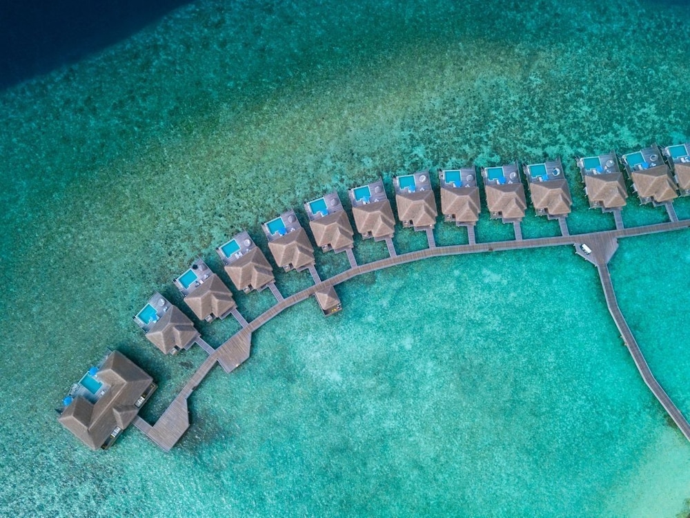 Dusit Thani Maldives 46/66