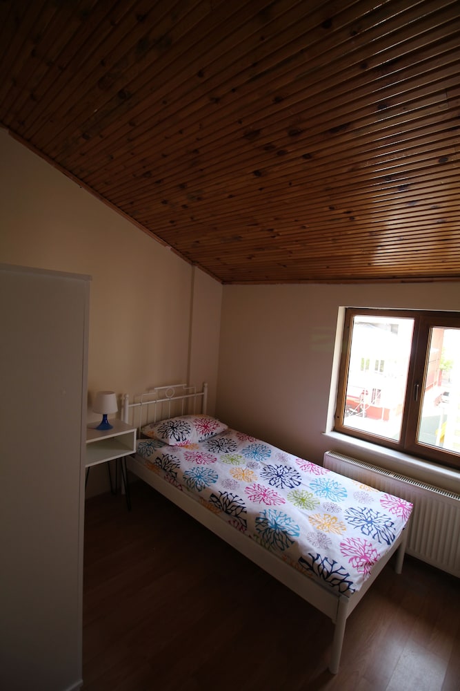 Deeps Hostel 18/32
