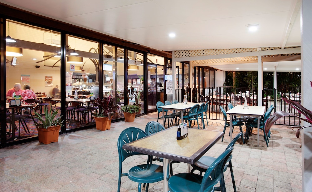 Mission Beach Resort 54/75
