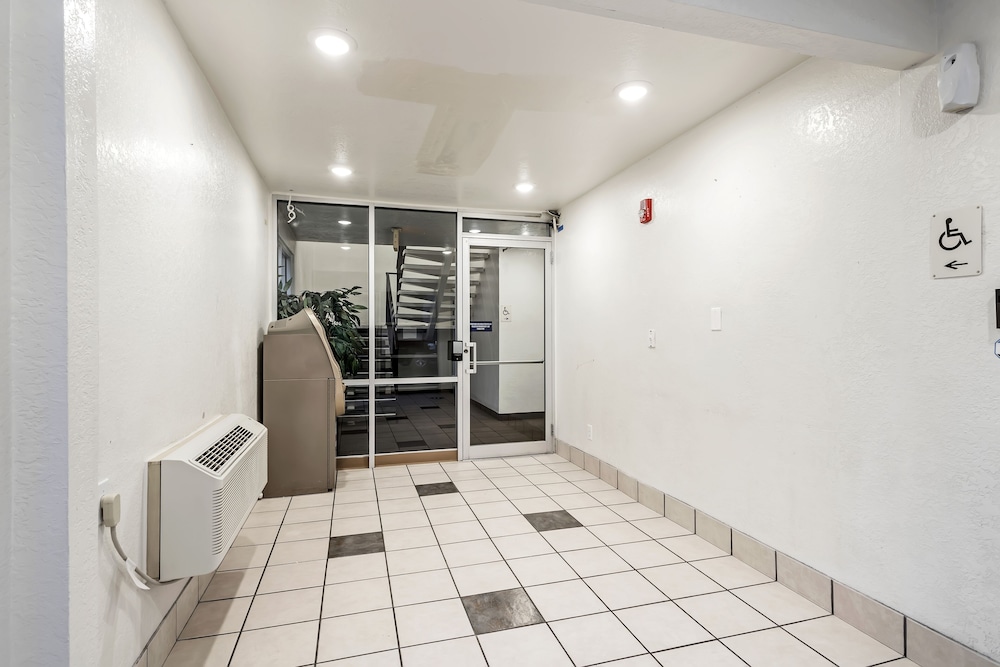 Motel6 Ogden, UT- Downtown 38/64