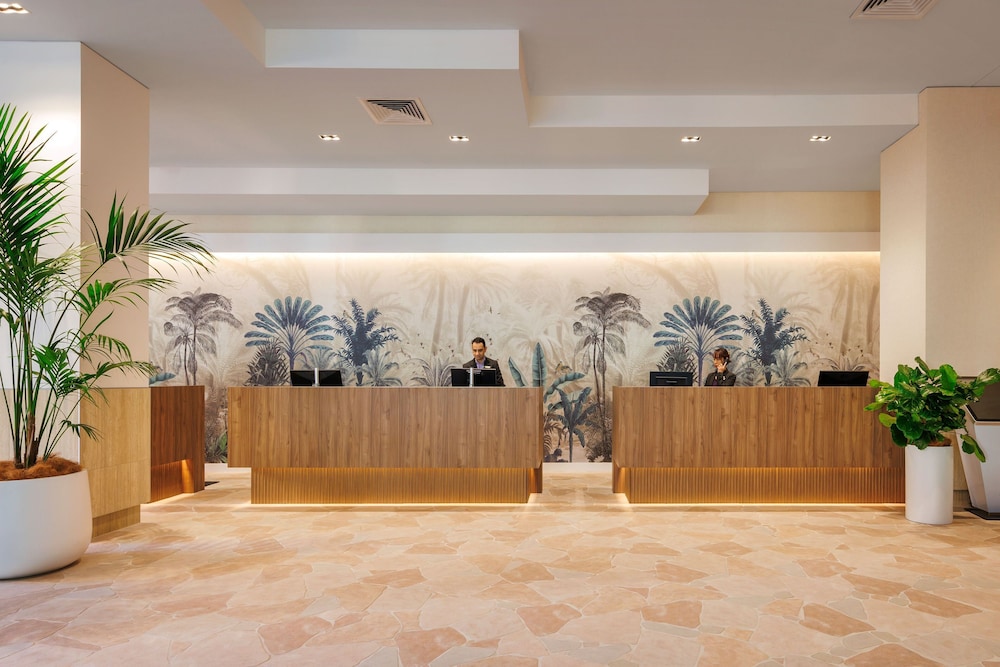 Amora Hotel Brisbane 8/60