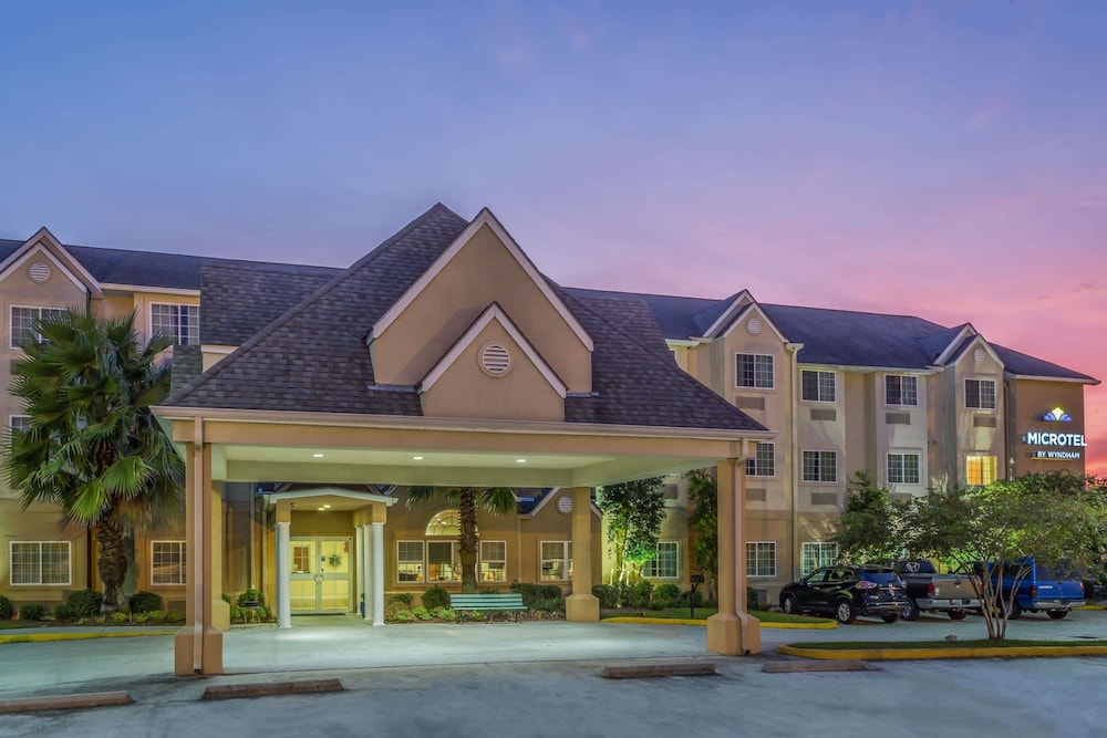 Microtel Inn & Suites by Wyndham Houma 1/33