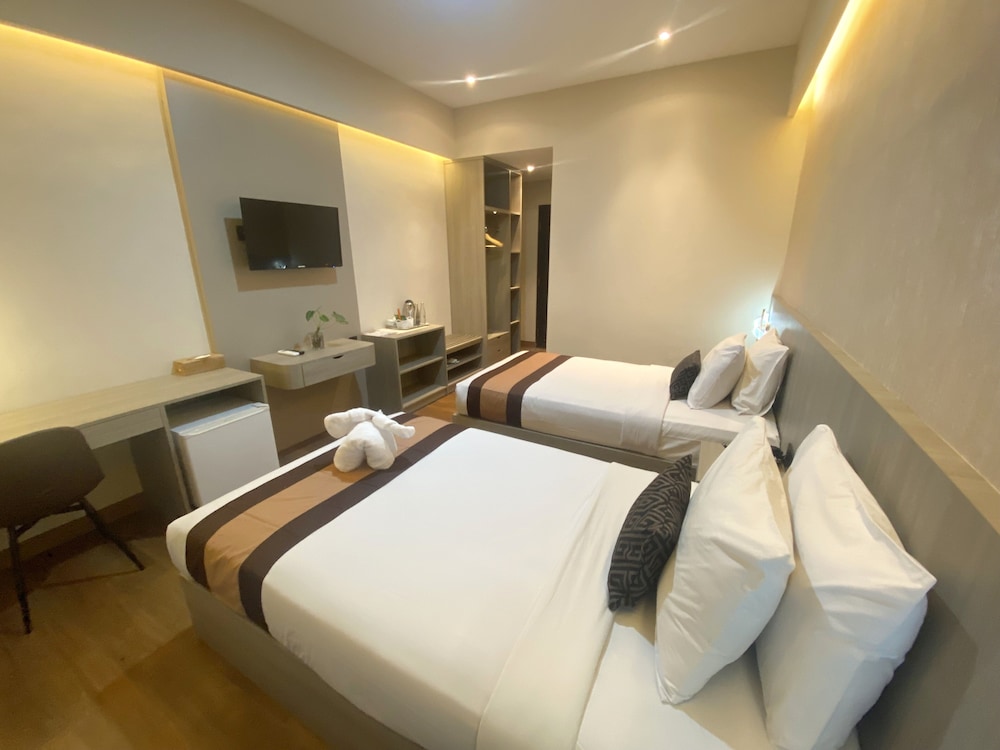 Business, Twin Beds