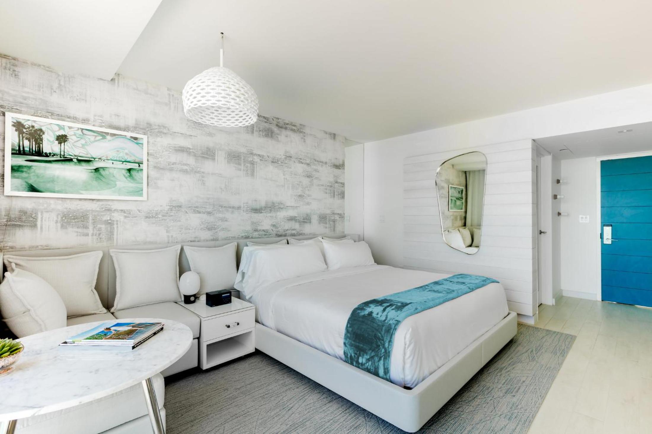 Room, King Bed, Lagoon View